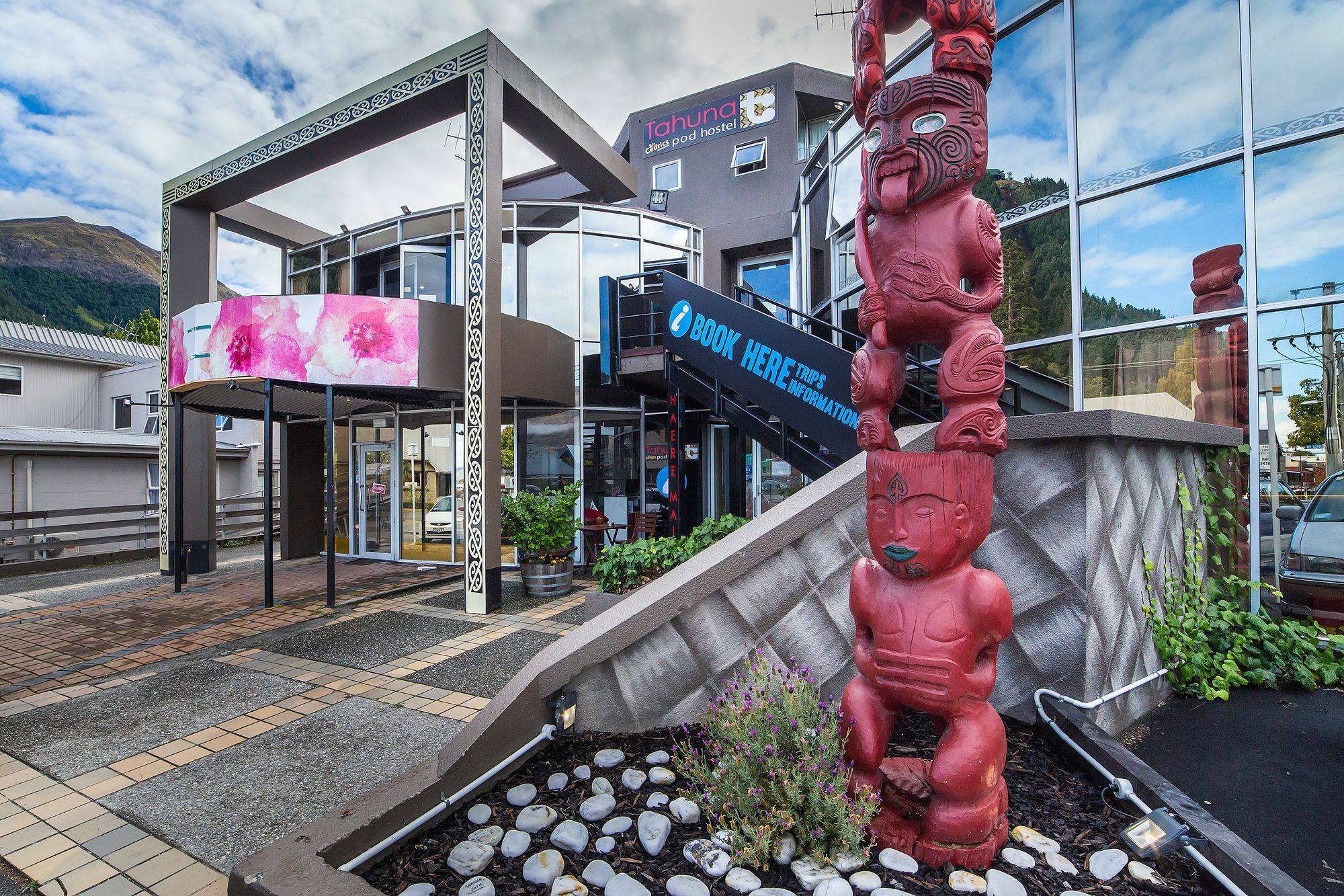 Sir Cedrics Tahuna Pod Hostel Queenstown Exterior photo